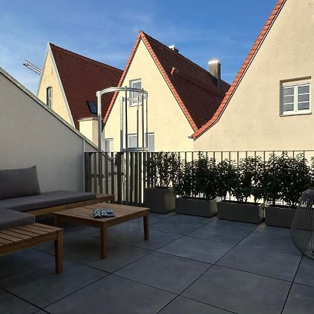 Truly - Direkt Am Rathausplatz, Dachterrasse Mit Blick Auf Perlachturm, Garage, Fahrstuhl Augsburg Exterior photo